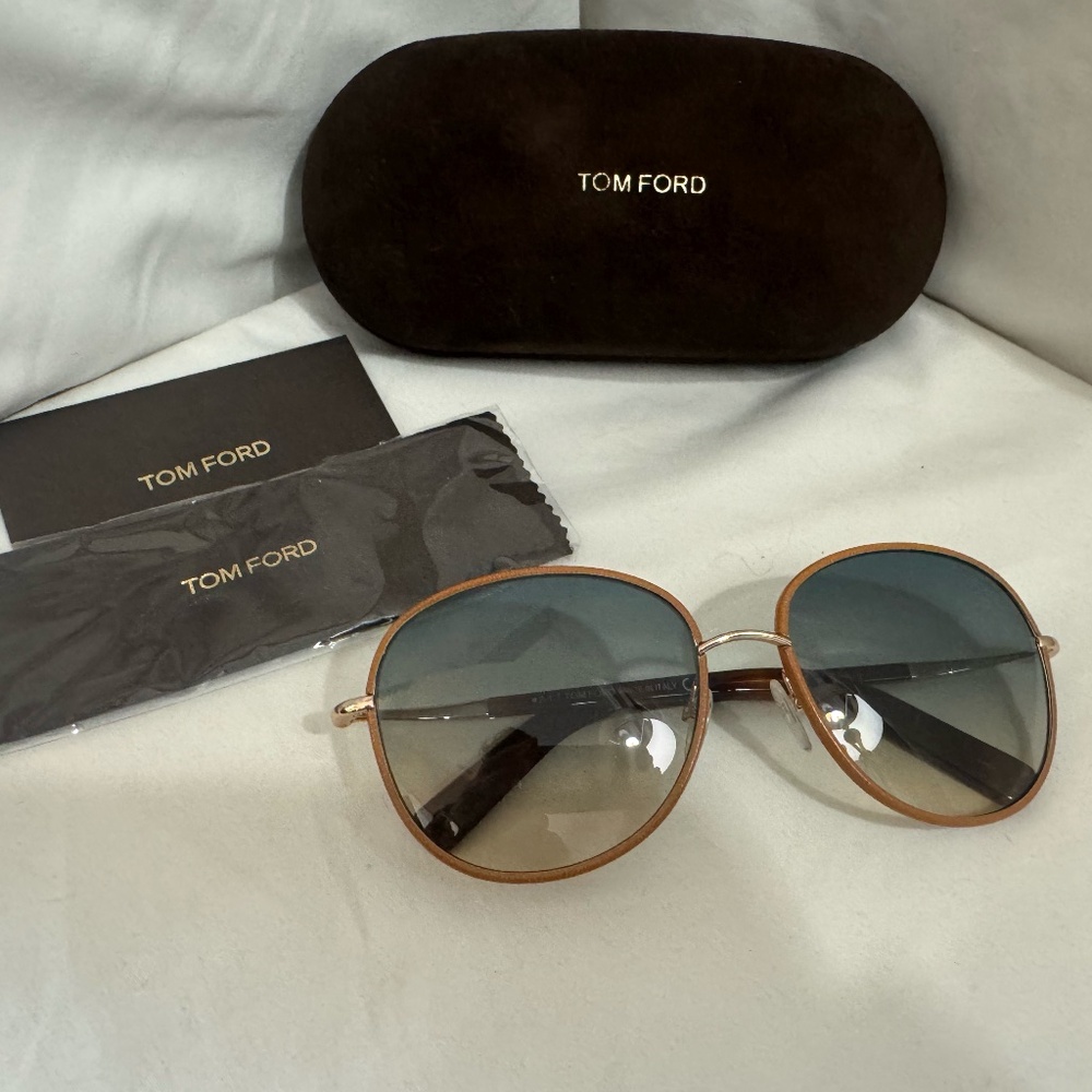 Tom Ford Women's Sunglass Georgia TF 498 Col 60W Tortoise